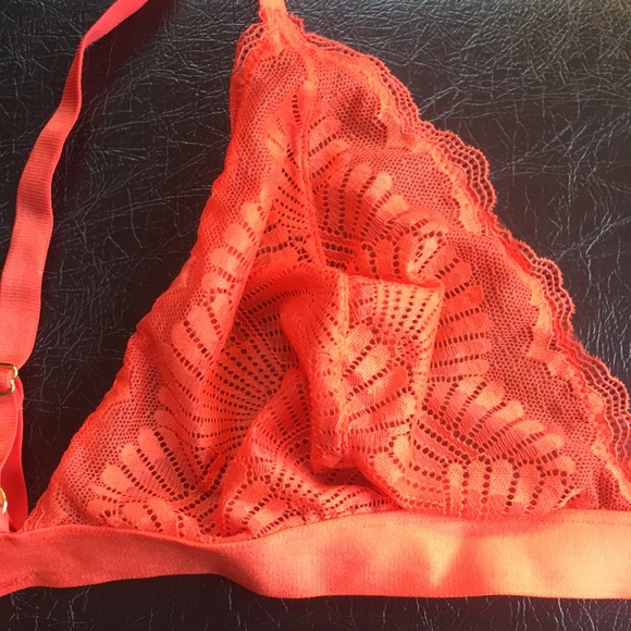 ASOS wireless high apex coral bralette 30H (UK) - Picture 3 of 7